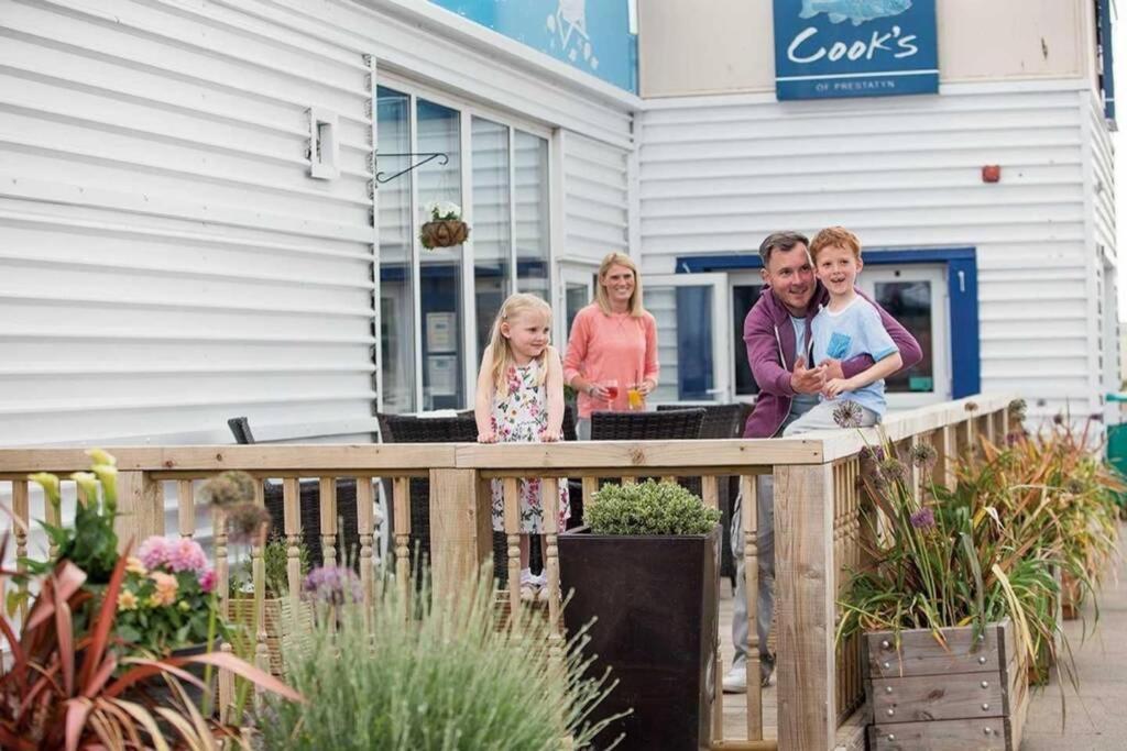 Ferienwohnung Presthaven Cozy Retreat Prestatyn Exterior foto